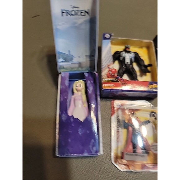 Zuru Mini Brands Lot Disney Princess Toys Iron man Venom etc.. 2" - Picture 4 of 11